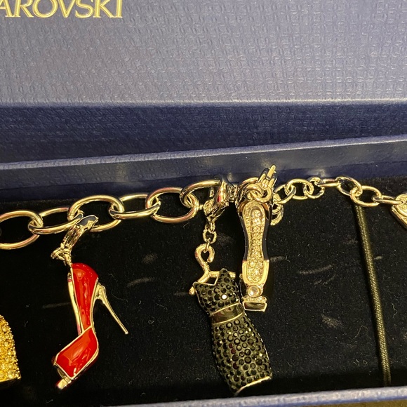 Stunning Swarovski charm bracelet. Dresses and shoes charms! Brand new - Picture 7 of 9
